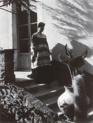 Leo Matiz: Frida Kahlo, Coyoacan, Mexico