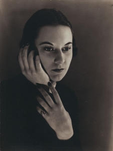 Unknown: Untitled portrait of a woman