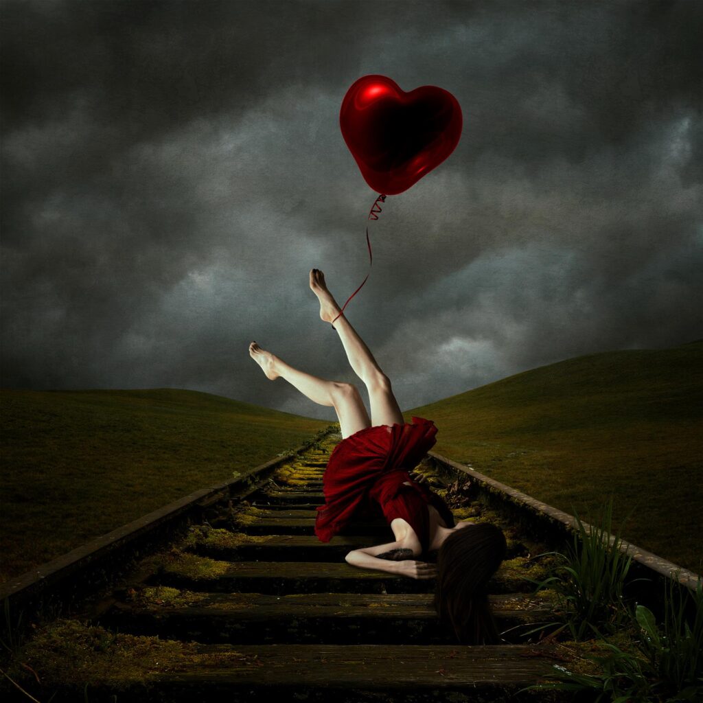 Maria Oliveira: Escape From The Established Path
